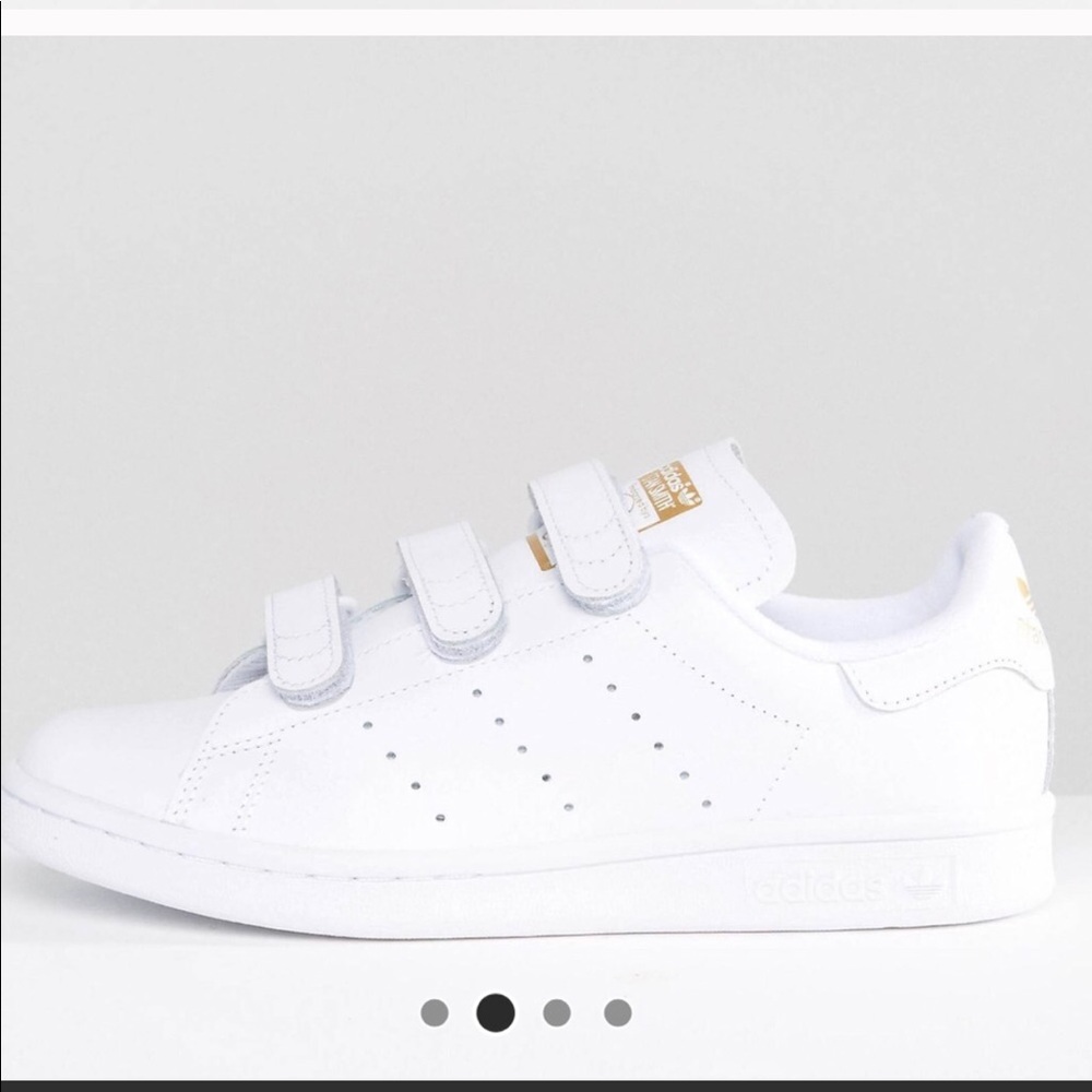 Adidas Stan Smith Velcro with gold. 6.5men 8women